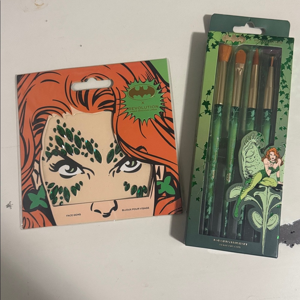 Revolution x DC Batman Poison Ivy Makeup Brush Set Face Gems Bundle NWT